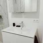 Park Tower Sea View With Pool And Gym شقة