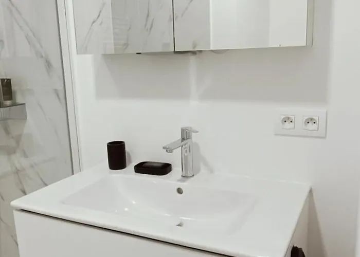 Park Tower Sea View With Pool And Gym 公寓