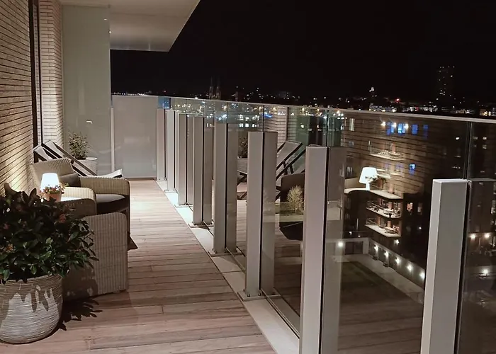 Park Tower Sea View With Pool And Gym 公寓